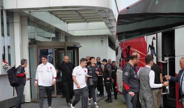 A Milli Futbol Takımı, Samsun’dan İzlanda’ya doğru yola çıktı