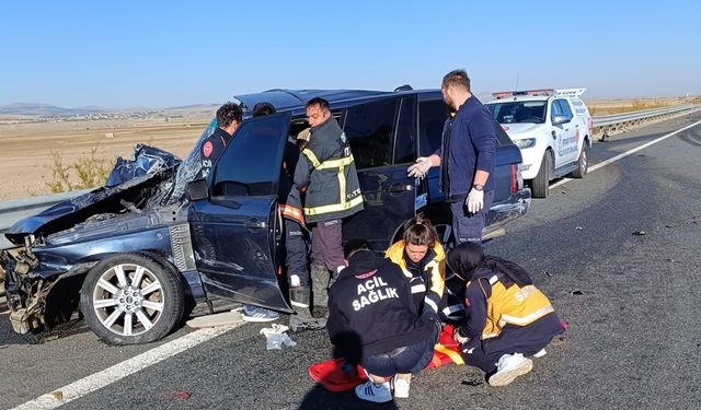 Aksaray’da cip ile kamyonet çarpıştı: 3 yaralı