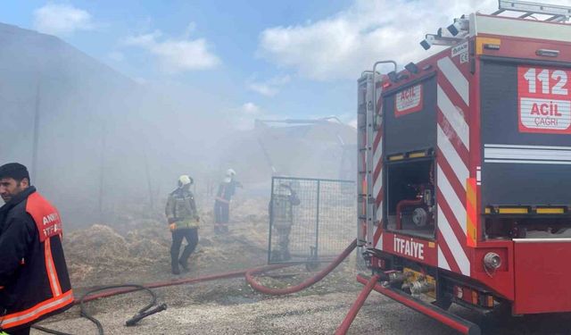 Ankara Akyurt’ta yangın: Saman balyaları tutuştu