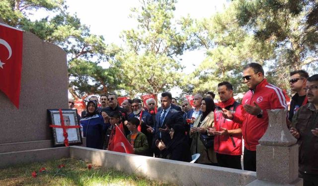 Aziziye Tabyalarında “7’den 70’e Ecdada Saygı Yürüyüşü” düzenlendi