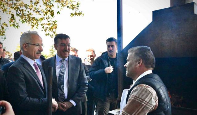 Bakan Uraloğlu, deprem bölgesinde