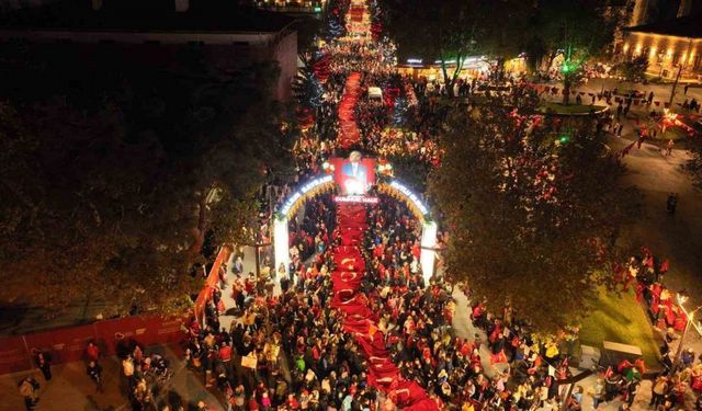 Balıkesir’de Cumhuriyet coşkusu sokaklara sığmadı