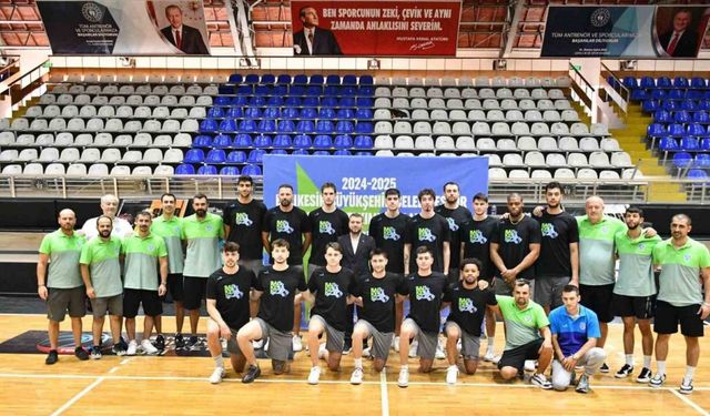 Balıkesirli sporseverlere hafta sonu basketbol ve voleybol ziyafeti