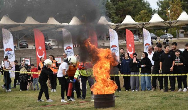 Bilecik’te birçok kurumun katıldığı dev Afet Farkındalık Eğitimi ve Tatbikatı gerçekleştirildi