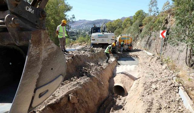 Bodrum’un arızalı içme suyu hatları yenilenmeye devam ediyor