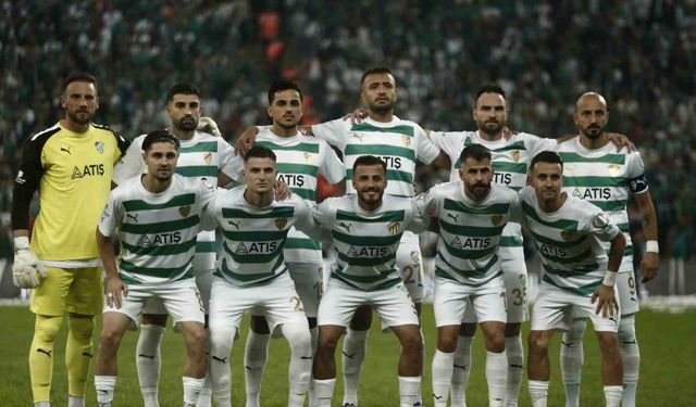 Bursaspor, tüm liglerde gol yemeyen tek takım unvanını koruyor