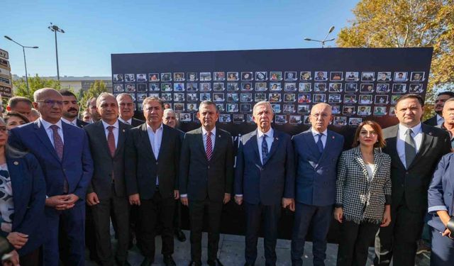 CHP lideri Özel, Ankara Garı’ndaki terör saldırısında ölenlerin anısına yapılan anıtın açılışına katıldı