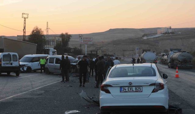 Cizre’de 4 aracın karıştığı zincirleme trafik kazasında 2 kişi yaralandı