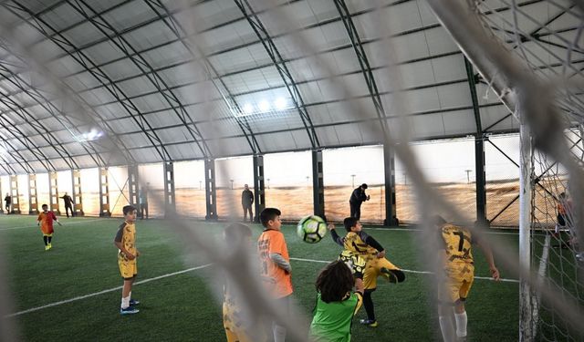 Cumhuriyet kupası futbol turnuvası heyecanlı ve çekişmeli maçlarla sona erdi