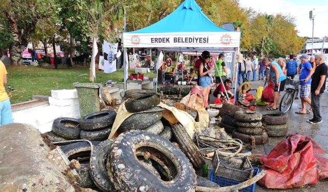 Denizden çıkan lastikler, tamircide bile yok