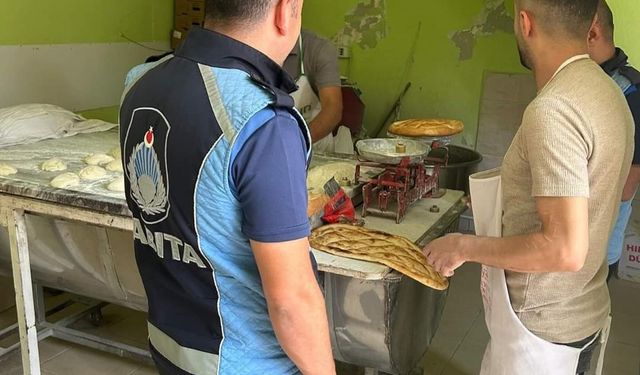 Elazığ’da zabıta ekipleri market, fırın ve kasapları denetledi