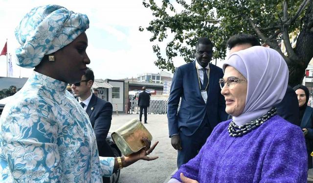 Emine Erdoğan, Senegal Cumhurbaşkanının eşi Marie Khone Fay ile bir araya geldi