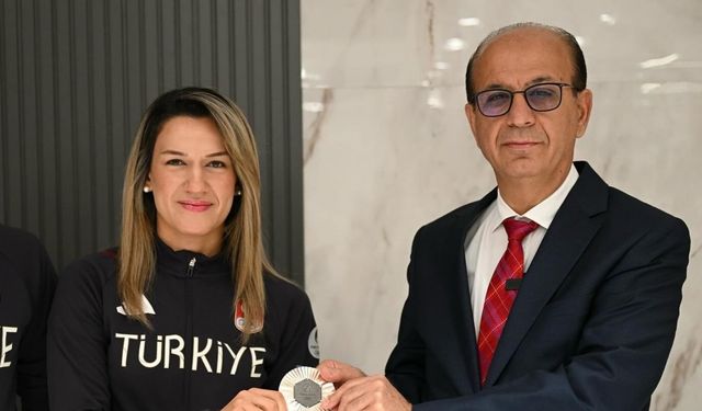 Geçit: "Hatice Akbaş örnek bir sporcudur"