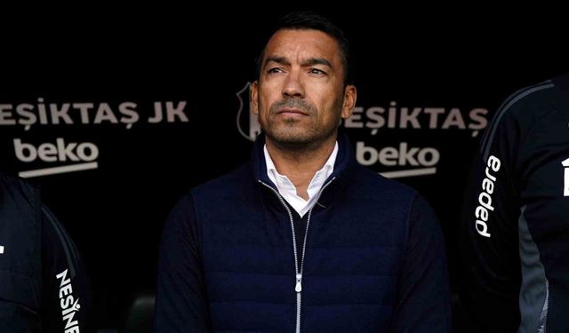 Giovanni van Bronckhorst’tan 2 değişiklik