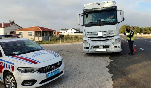 Kırklareli’de ağır tonajlı araçlar denetledi