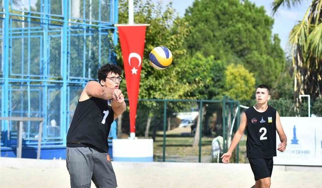 Liseliler Plaj Voleybolu Şenliği coşkuyla sona erdi