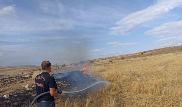 Malatya’da 2 bin 500 dekar alanda etkili olan anız yangını söndürüldü