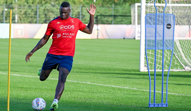 Mario Balotelli, Genoa’ya imza attı