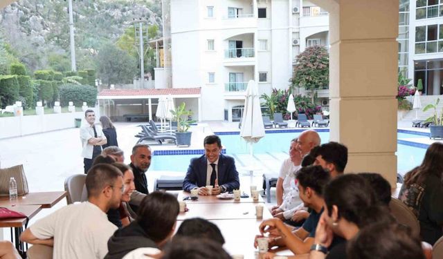 Marmaris Belediyesi’nden üniversite öğrencileri için tanışma pikniği