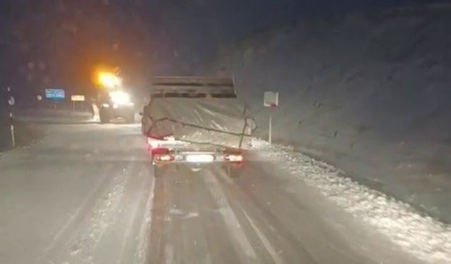 Palandöken geçidinde kar yağışı ulaşımı olumsuz etkiledi