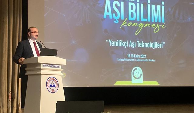 Rektör Hacımüftüoğlu, uluslararası aşı bilimi kongresine katıldı