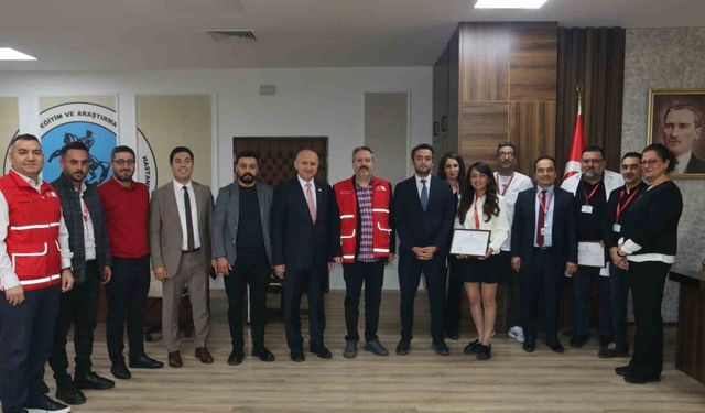 Samsun Eğitim Araştırma Hastanesi’ne Kızılay’dan altın madalya