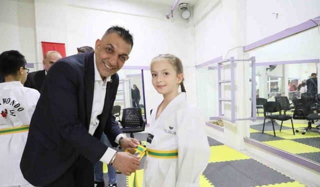 Şehzadeler Belediyesinde taekwondo kuşak sınavı heyecanı