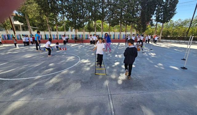 Seydikemer’de öğrenciler Amatör Spor Haftası’nı kutladı