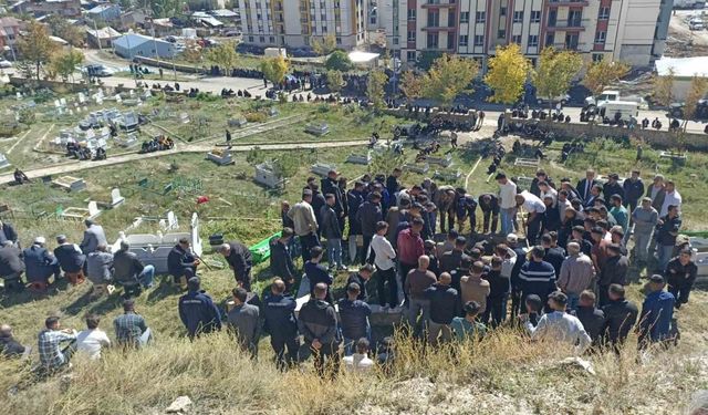 Timur Turan toprağa verildi