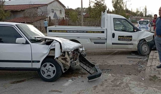 Tokat’ta kamyonetle otomobil kafa kafaya çarpıştı: 1 ölü