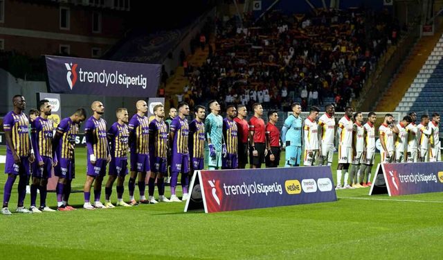 Trendyol Süper Lig: Eyüpspor: 1 - Göztepe: 0 (İlk yarı)