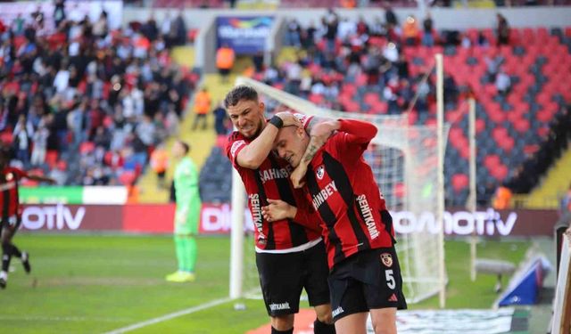 Trendyol Süper Lig: Gaziantep FK: 1 - Konyaspor: 1 (İlk yarı)