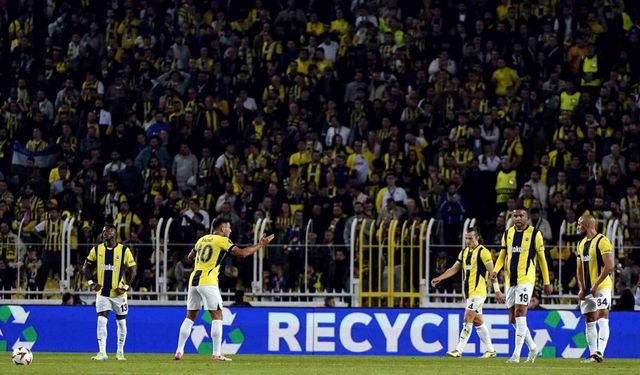 UEFA Avrupa Ligi: Fenerbahçe: 0 - Manchester United: 1 (İlk yarı)