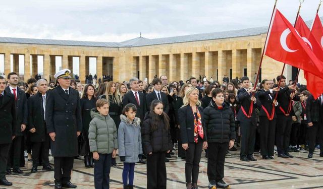 ’24 Kasım’ öncesi Başöğretmen Atatürk’e anlamlı ziyaret