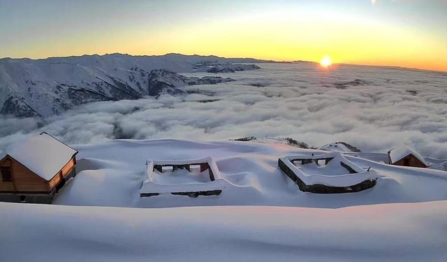 3 bin metre yükseklikteki Büyük Yayla’dan kar manzaraları