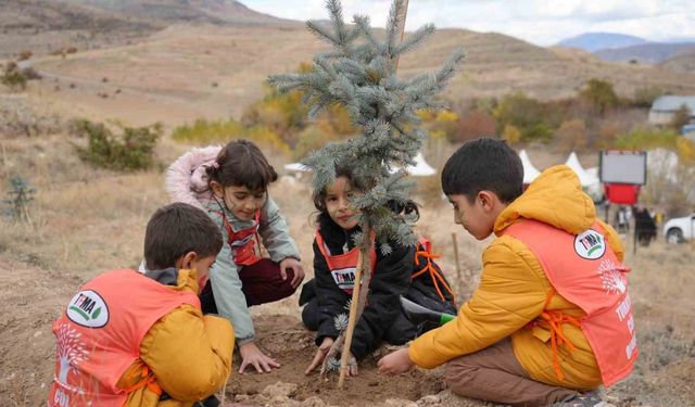 "81 İlde 81 Orman" projesinde Erzincan’da 50 bin fidan toprakla buluştu