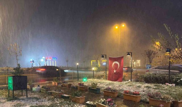 Ankara’nın yüksek kesimlerinde kar yağışı  etkili oldu