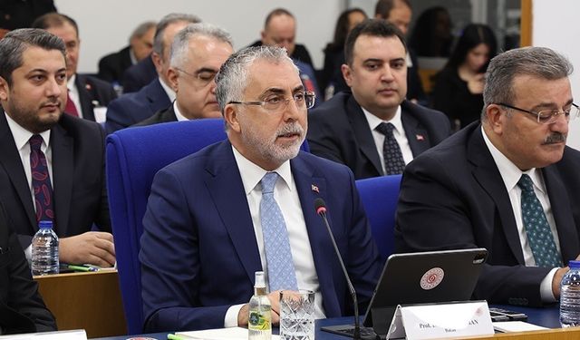 Bakan Işıkhan: “Deprem bölgesindeki 4 il ve 2 ilçeye 2025 yılı için TYP kapsamında 10 bin ilave istihdam verilecek”