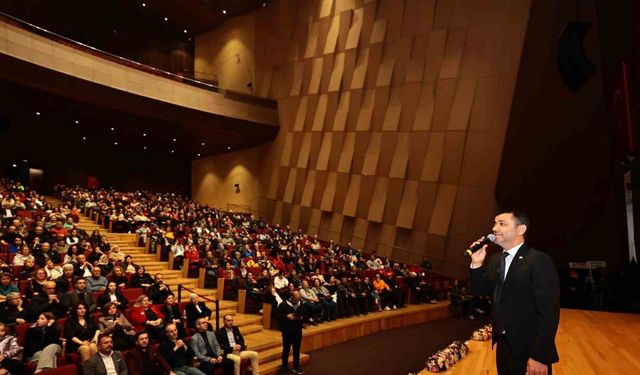 Başkan Çavuşoğlu; “Tüm dünyanın imrenerek baktığı bir lidere sahibiz”