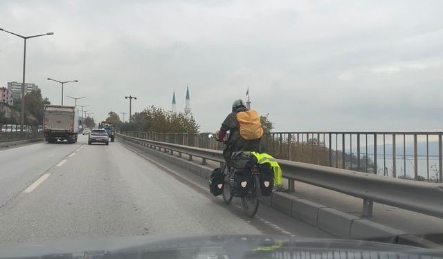 Berlin’den pedal çeviren genç Bursa’da mola verdi