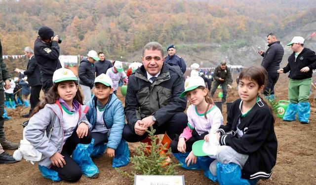 Binlerce fidan toprakla buluştu