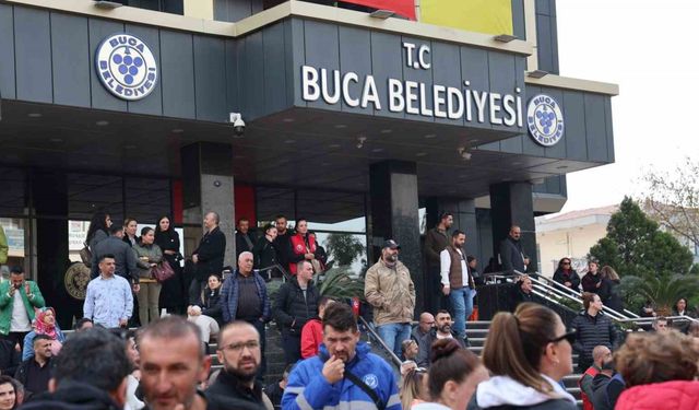 Buca Belediyesi çalışanları iş bıraktı