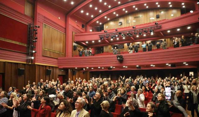 Bursa’da Feryal Öney ile türkü dolu gece