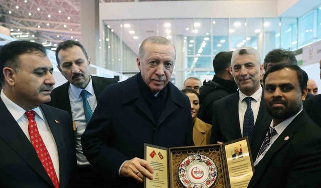 Cumhurbaşkanı Erdoğan: "İnsanlığın tüm kurumlarıyla kan kaybettiği dönemdeyiz"