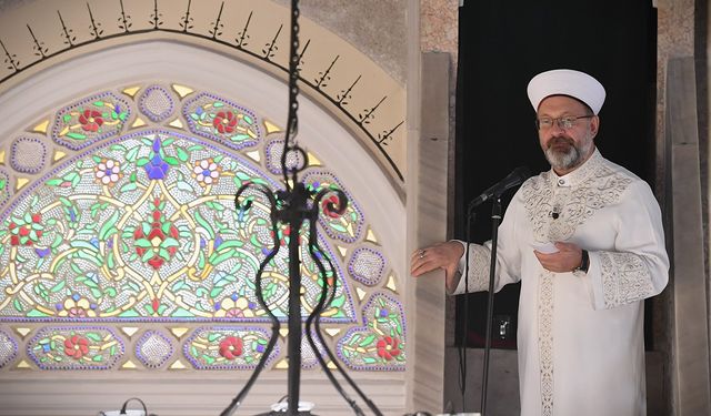 Diyanet İşleri Başkanı Ali Erbaş: "Karakterimizin gelişmesinde aileden sonra en önemli rolü öğretmenlerimiz üstlenmektedir"