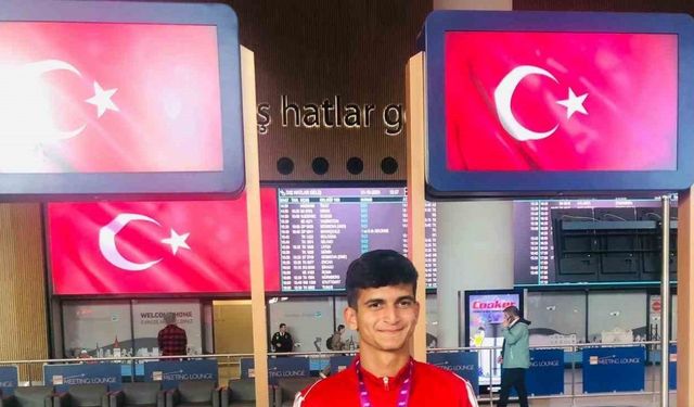 Emirhan Bulut dünya 3’üncüsü oldu