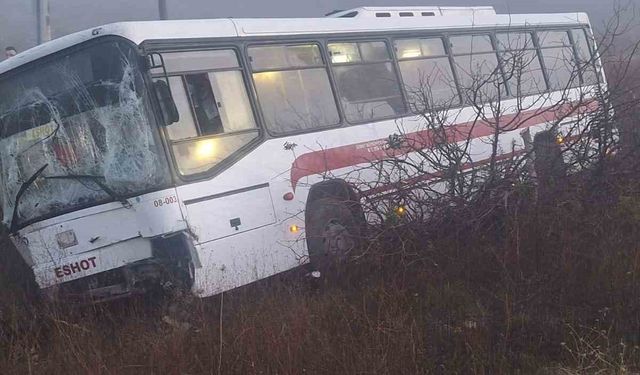 ESHOT otobüsü yoğun siste yoldan çıktı