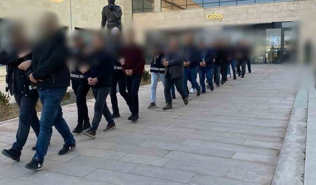 FETÖ’ye Afyonkarahisar merkezli KISKAÇ-30 operasyonu: 22 gözaltı