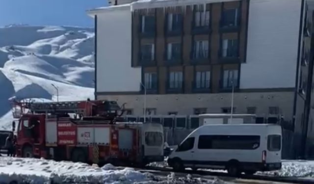 Hakkari’de 4 metrelik kuyuya düşen çocuk kurtarıldı