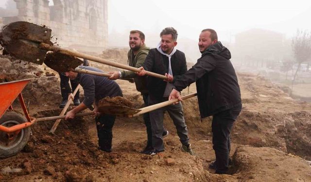 Hep fotoğrafını çektiler, bu sefer kazıya girdiler